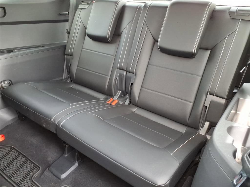 Used 2023 Volkswagen Atlas SE image 13