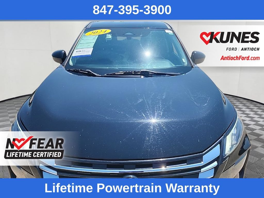 Used 2024 Nissan Rogue SV AWD/4WD image 3