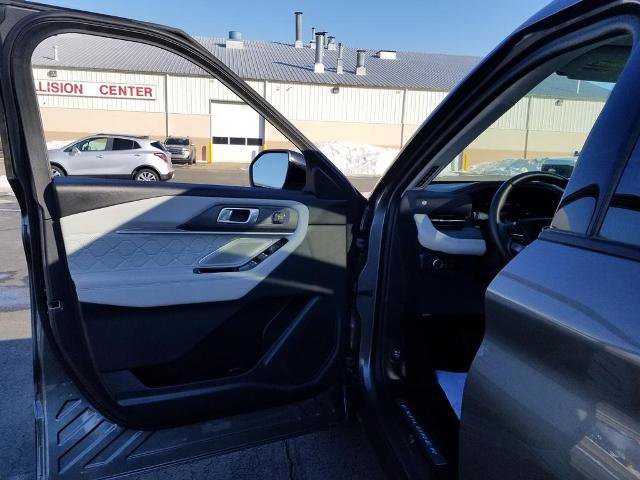 Certified 2025 Ford Explorer Platinum w/ Ultimate Package image 10