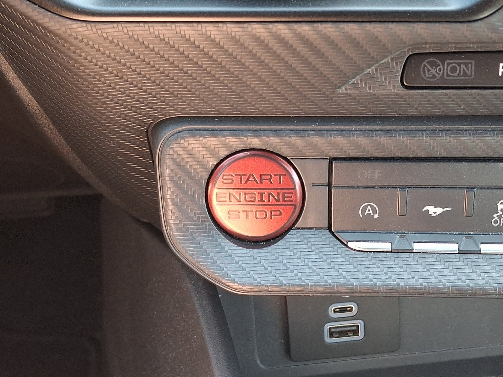 Certified 2025 Ford Mustang Coupe RWD image 26