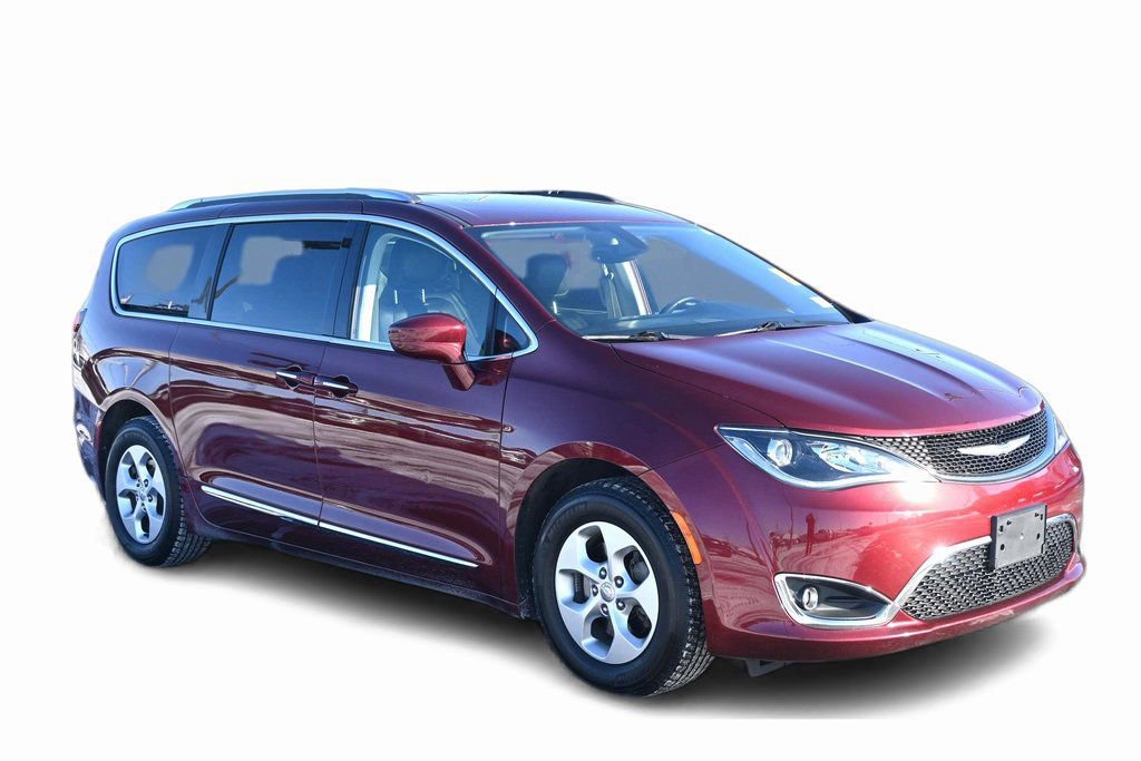 Used 2017 Chrysler Pacifica Touring-L Plus image 8