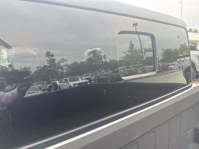 Used 2023 Jeep Gladiator Sport image 9