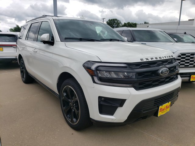Certified 2022 Ford Expedition Limited AWD/4WD image 4
