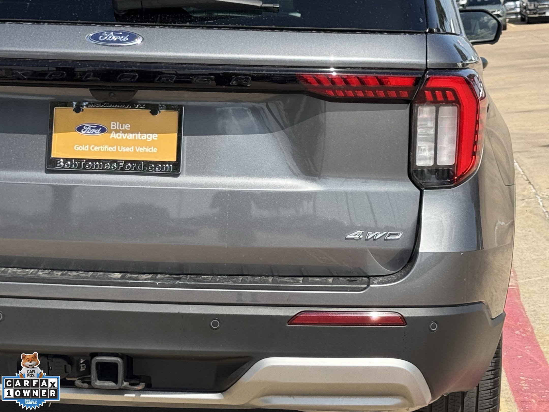 Certified 2025 Ford Explorer Platinum w/ LUX Leather Package AWD/4WD image 7