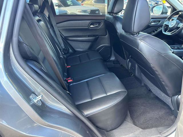 Used 2023 Nissan Rogue SV w/ SV Premium B Package image 16