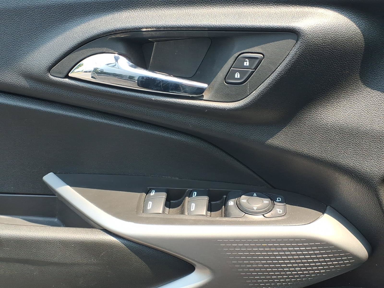 Used 2024 Chevrolet Trax LS FWD image 18