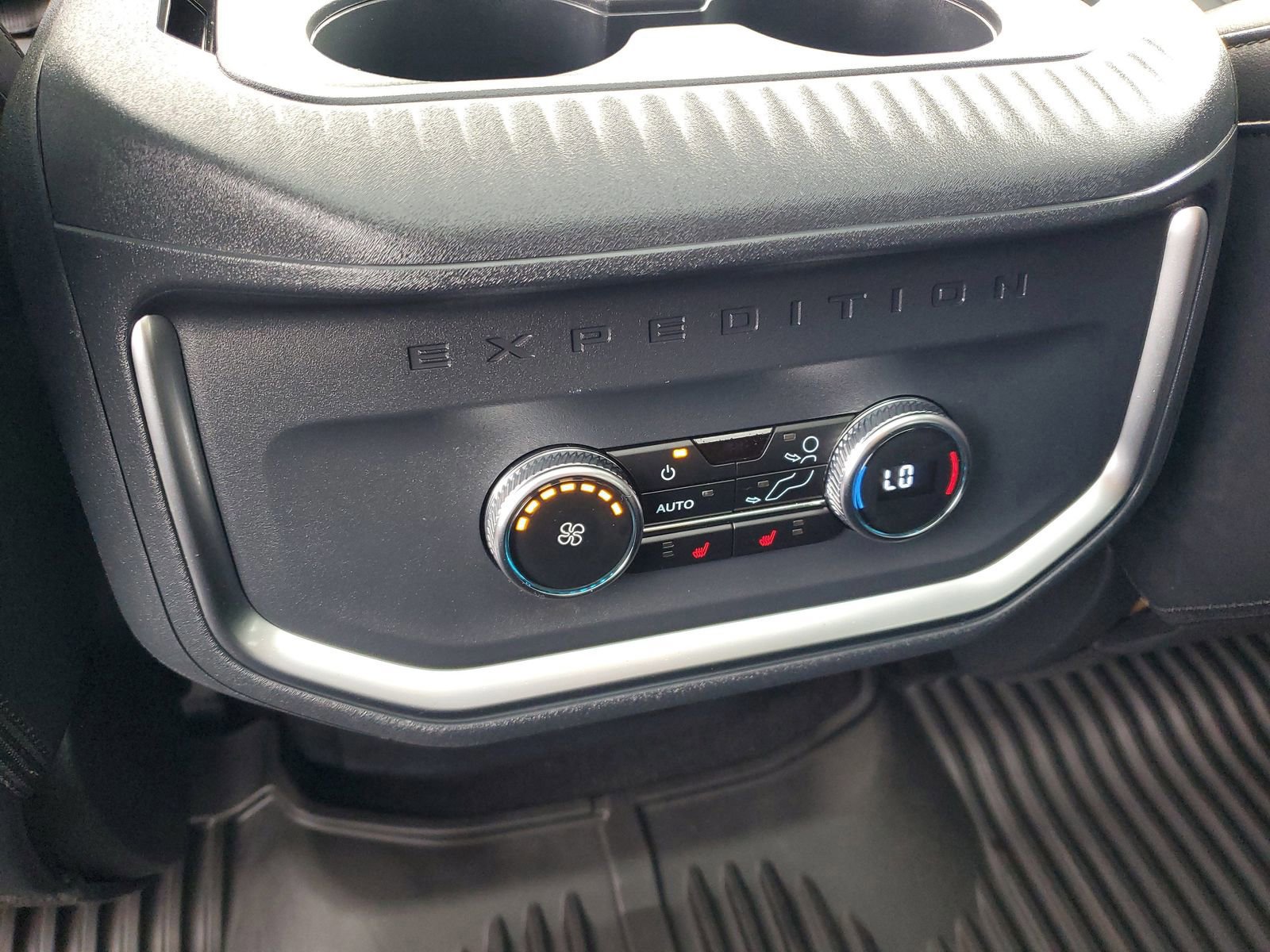 Certified 2025 Ford Expedition Max Platinum image 15