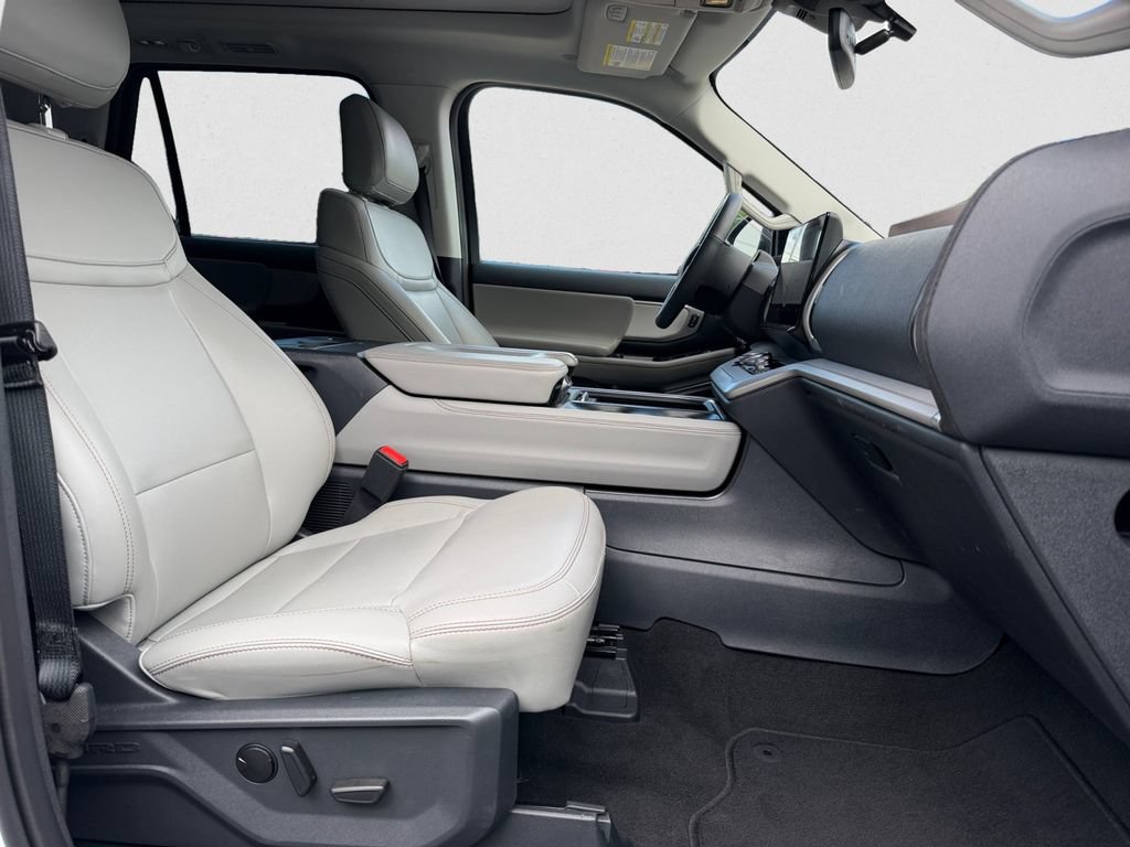 Certified 2025 Ford Expedition Active AWD/4WD image 15