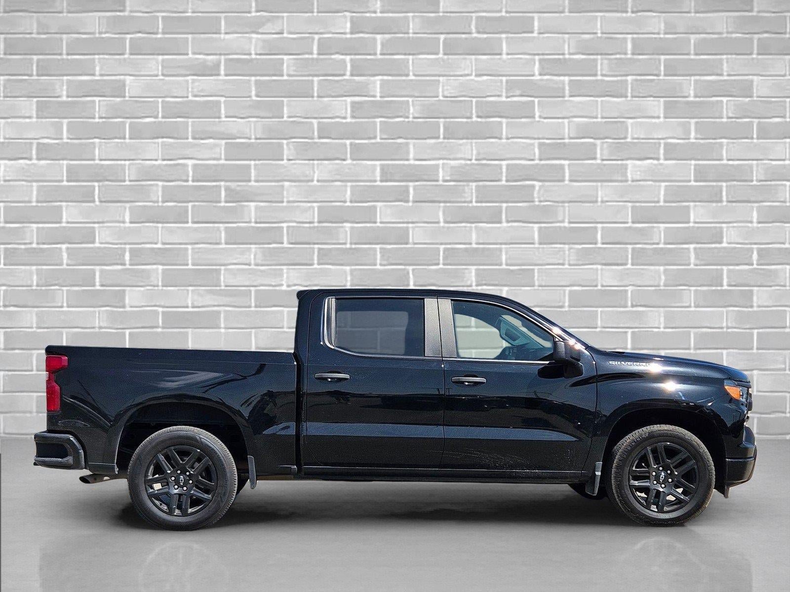 Used 2023 Chevrolet Silverado 1500 Custom w/ LPO, Dark Essentials Package RWD image 4