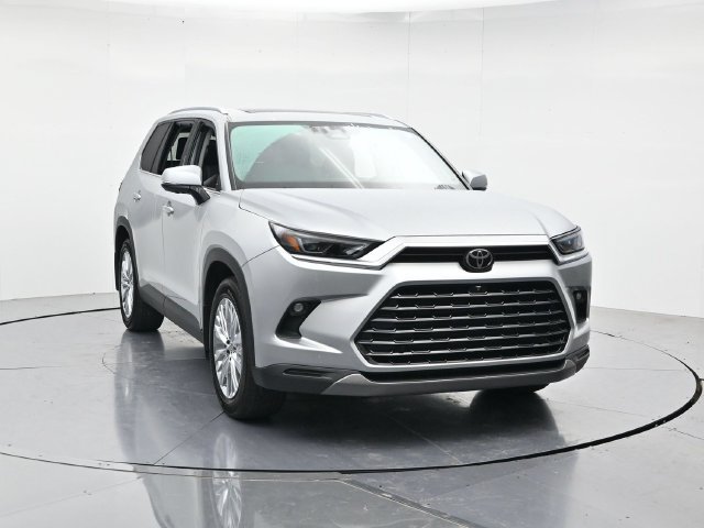 Used 2024 Toyota Grand Highlander AWD image 4