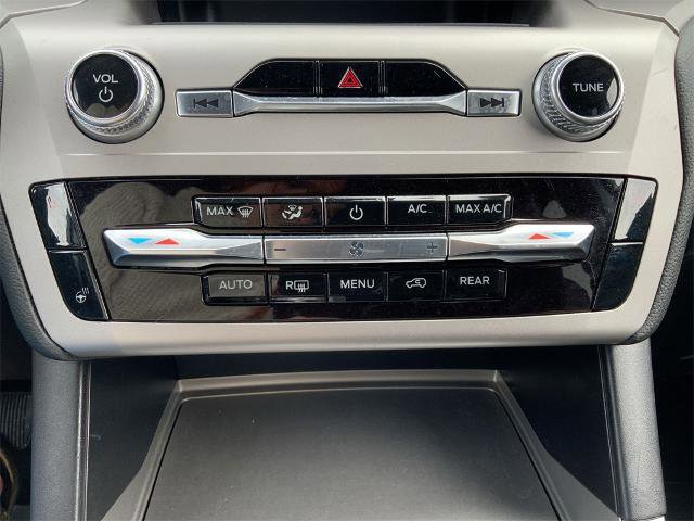 Certified 2023 Ford Explorer XLT w/ Equipment Group 202A image 18