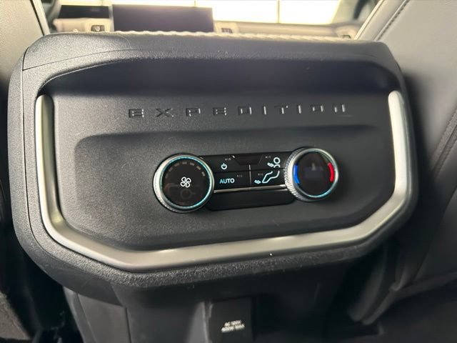 Certified 2025 Ford Expedition Active AWD/4WD image 25