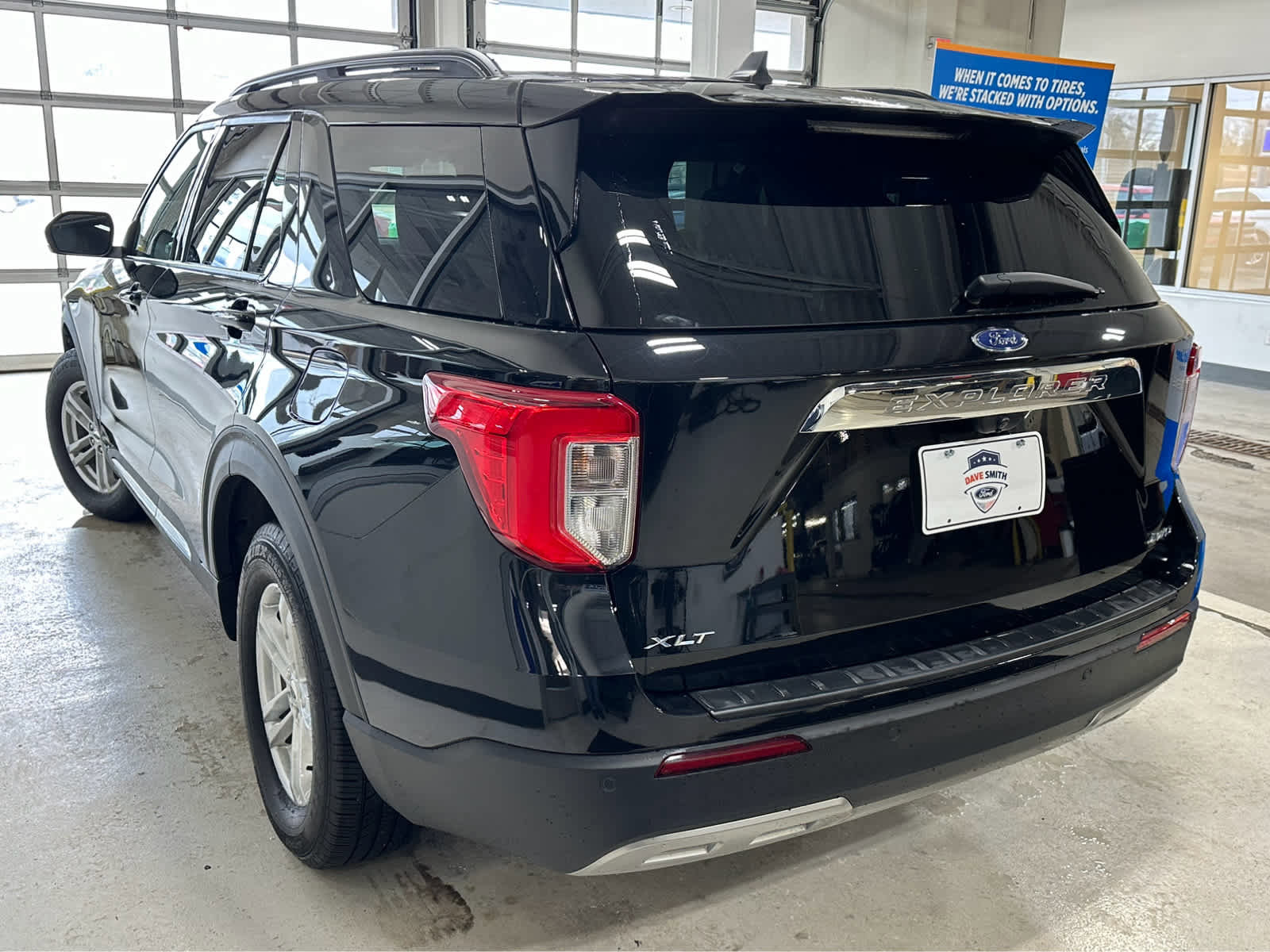 Certified 2022 Ford Explorer XLT w/ Equipment Group 202A image 7