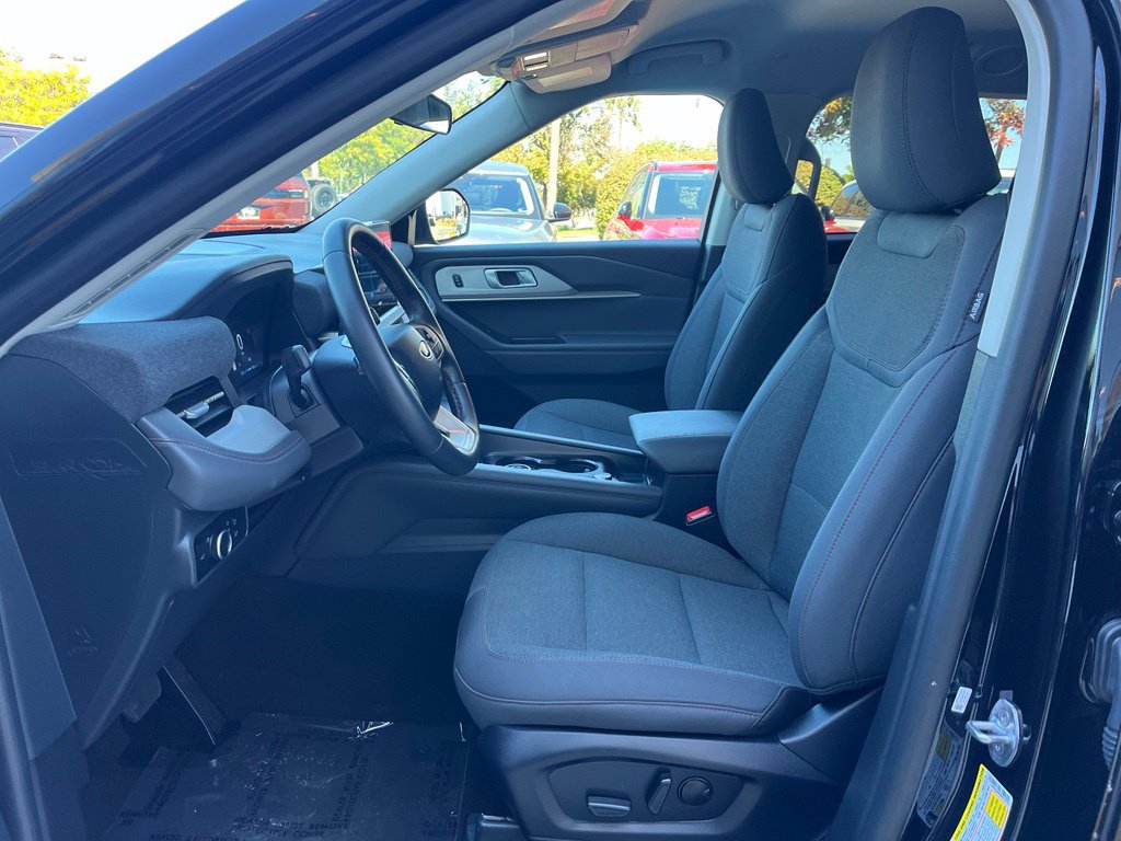 Certified 2025 Ford Explorer Active AWD/4WD image 24