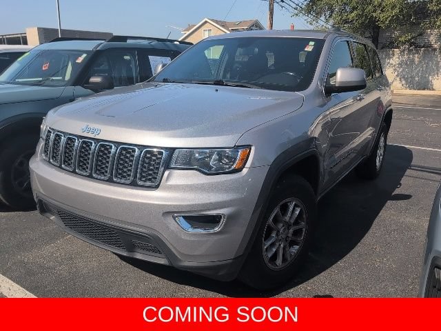 Used 2019 Jeep Grand Cherokee Laredo AWD/4WD image 3