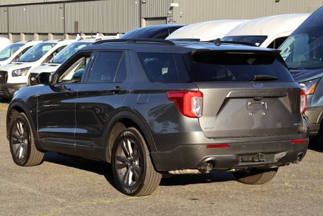 Certified 2023 Ford Explorer XLT w/ Equipment Group 202A AWD/4WD image 6