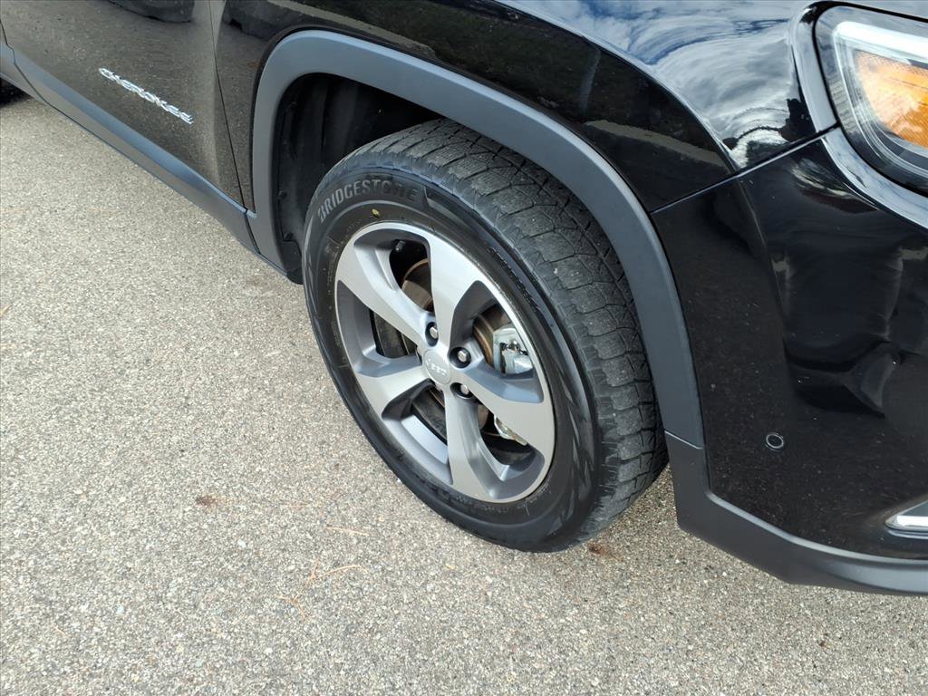 Used 2021 Jeep Cherokee Limited image 8