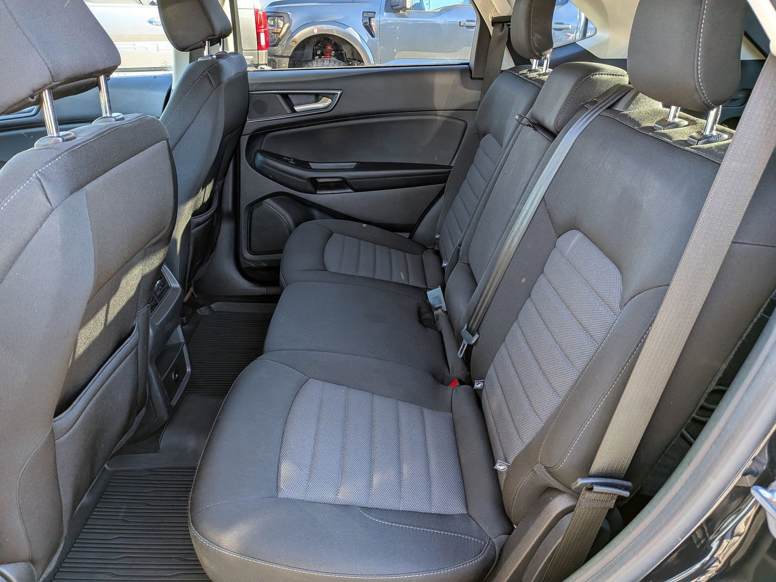 Certified 2022 Ford Edge SE w/ Black Appearance Package image 16