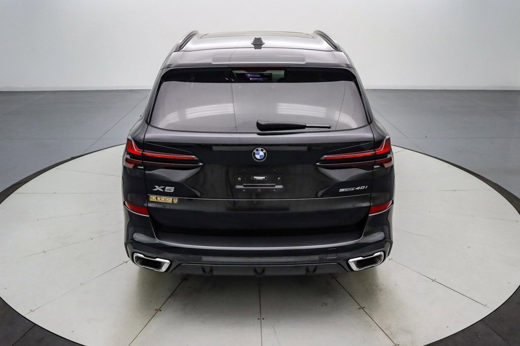 Used 2024 BMW X5 sDrive40i w/ M Sport Package image 4