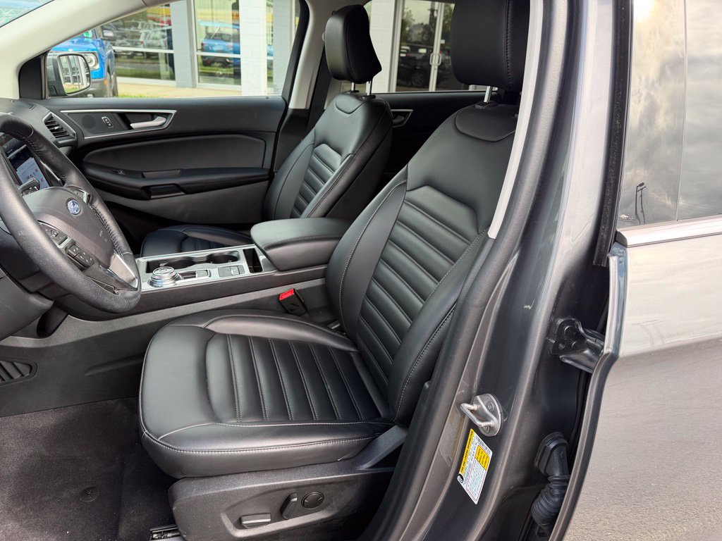 Certified 2024 Ford Edge SEL w/ Convenience Package AWD/4WD image 11