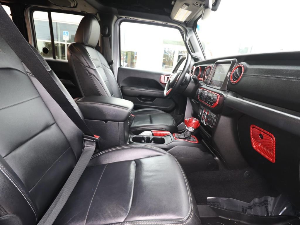Used 2021 Jeep Wrangler Unlimited Sahara AWD/4WD image 16