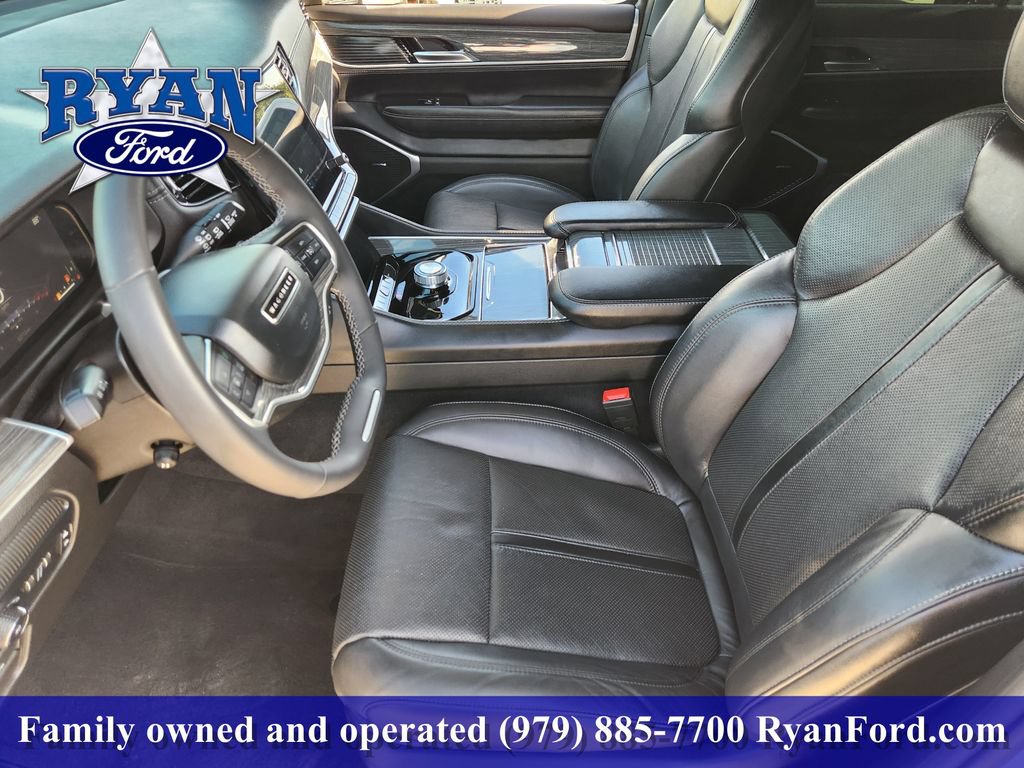 Used 2022 Jeep Wagoneer Series III w/ Flexible Seating Group RWD image 9