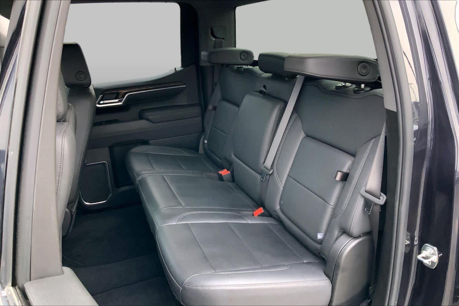 Used 2025 GMC Sierra 1500 SLT AWD/4WD image 19