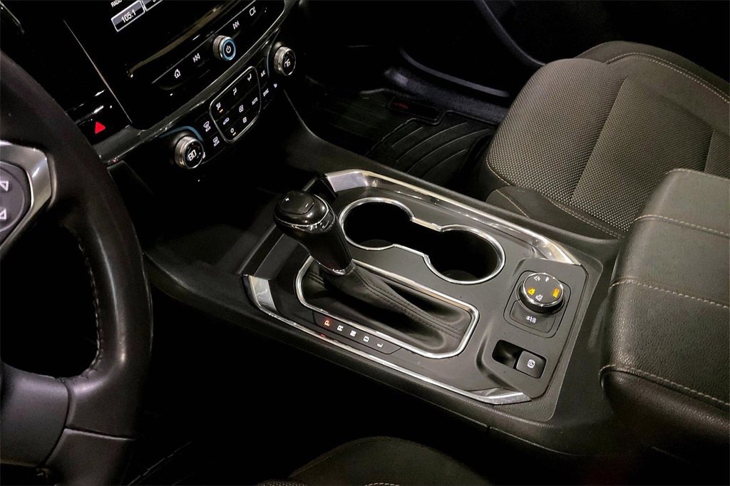 Used 2018 Chevrolet Traverse LT image 16