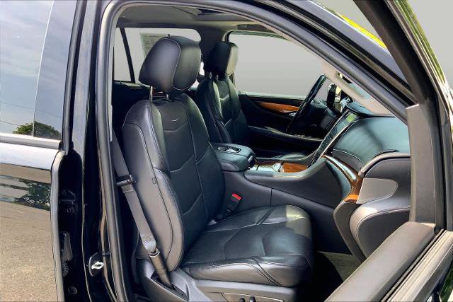 Used 2020 Cadillac Escalade Luxury w/ Escalade Sport Edition AWD/4WD image 8