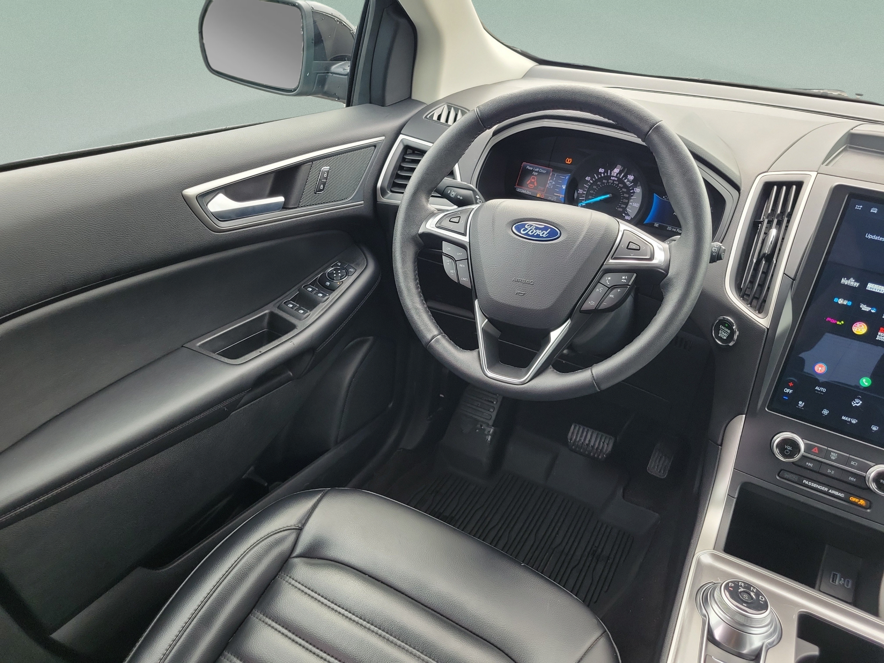 Certified 2024 Ford Edge SEL w/ Convenience Package AWD/4WD image 13