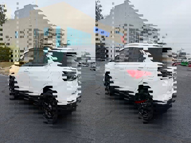 Used 2022 Chevrolet Equinox LT w/ LPO, Floor Liner Package image 5