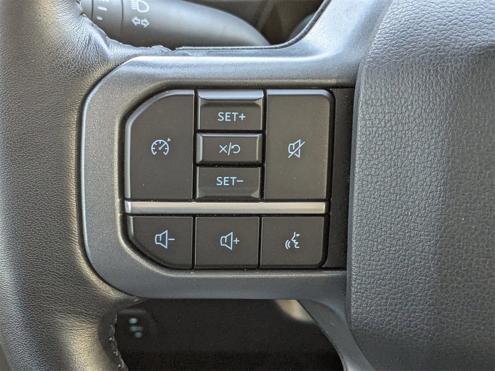 Certified 2024 Ford F250 Lariat w/ Chrome Package image 30