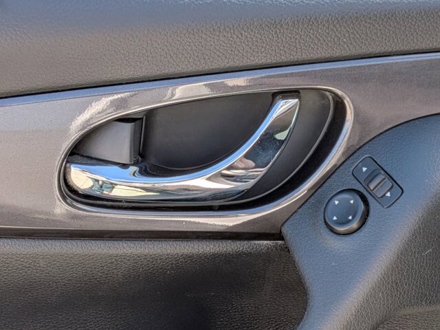 Used 2020 Nissan Rogue S w/ Special Edition Package FWD image 13