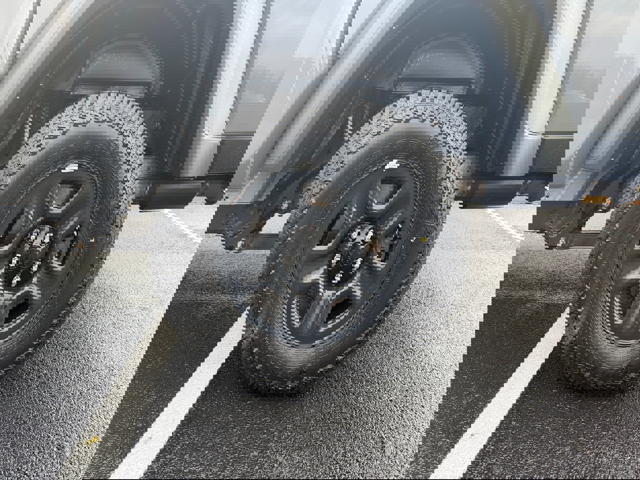 Used 2021 Jeep Gladiator Sport image 9