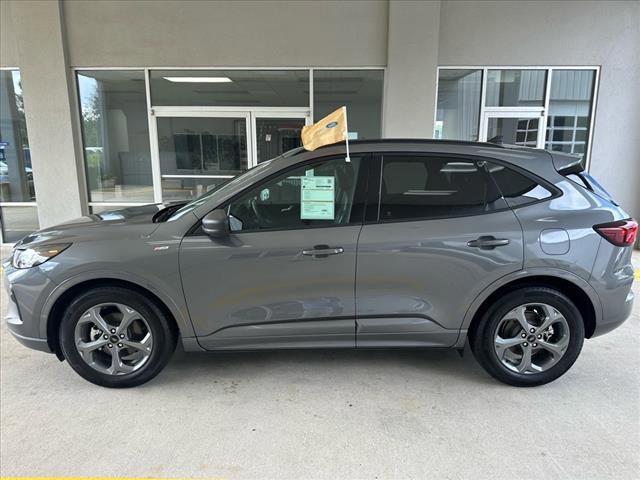 Certified 2023 Ford Escape ST-Line w/ Tech Pack #1 image 6
