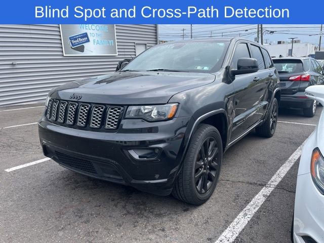 Used 2019 Jeep Grand Cherokee Altitude AWD/4WD image 2