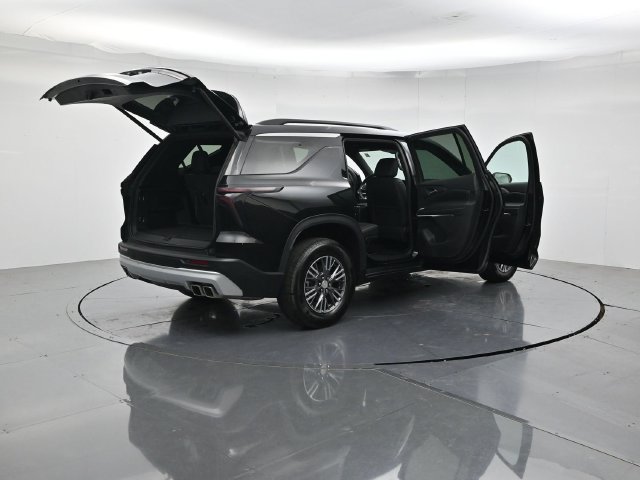 Used 2025 Chevrolet Traverse LT AWD/4WD image 56