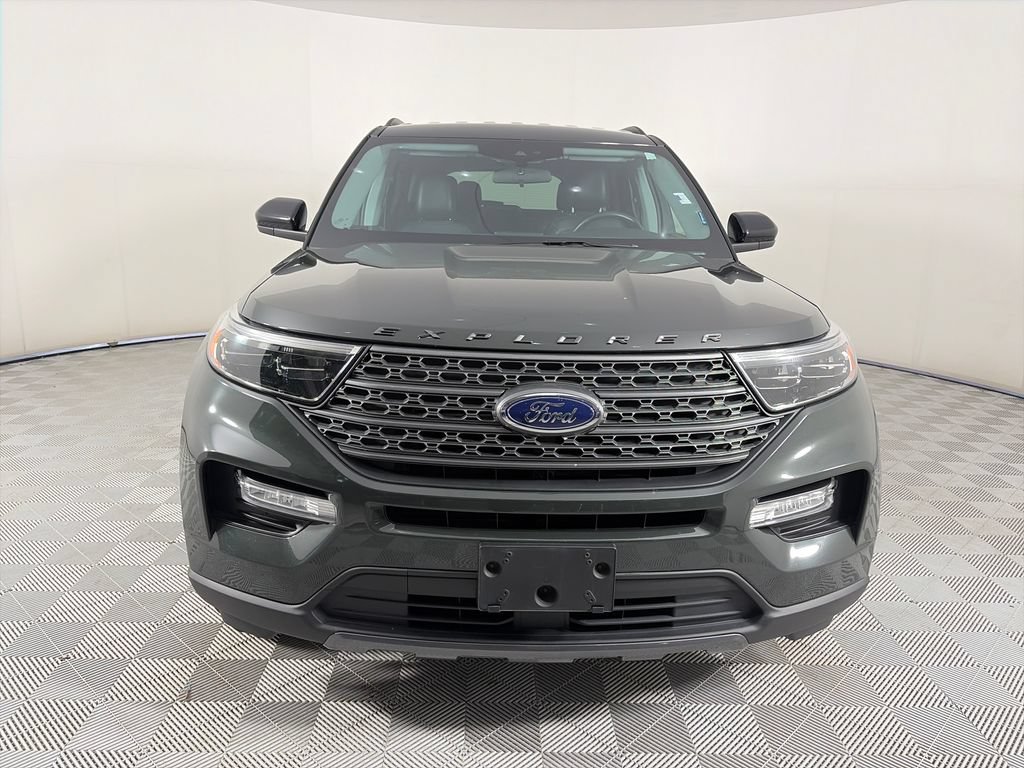 Certified 2024 Ford Explorer XLT w/ Equipment Group 202A AWD/4WD image 2