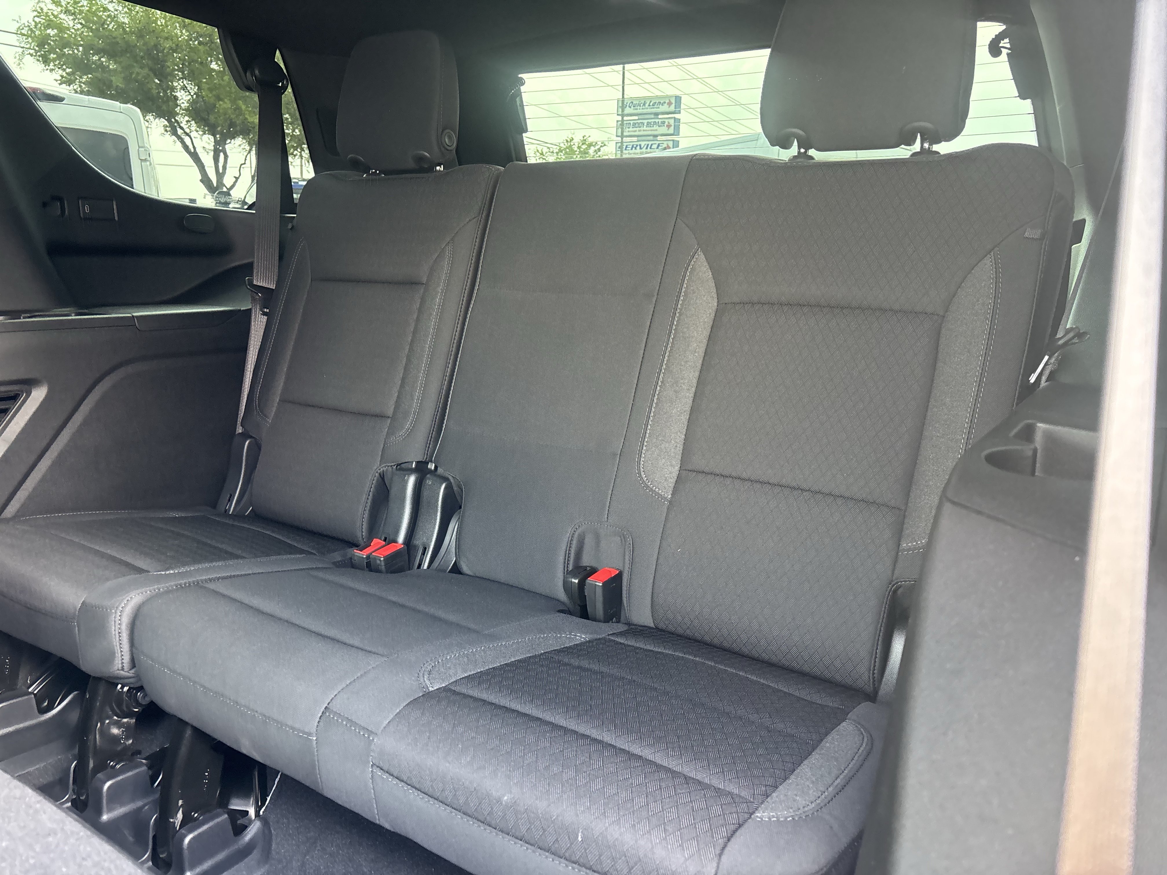 Used 2025 Chevrolet Tahoe LS RWD image 18