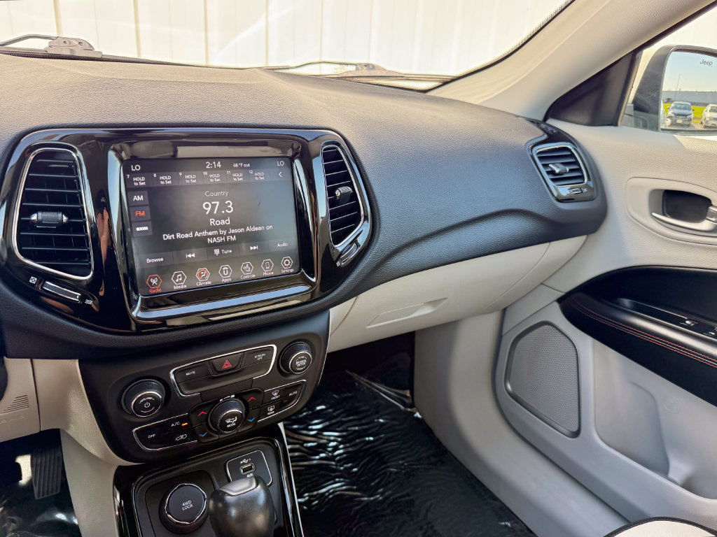 Used 2020 Jeep Compass Limited AWD/4WD image 21