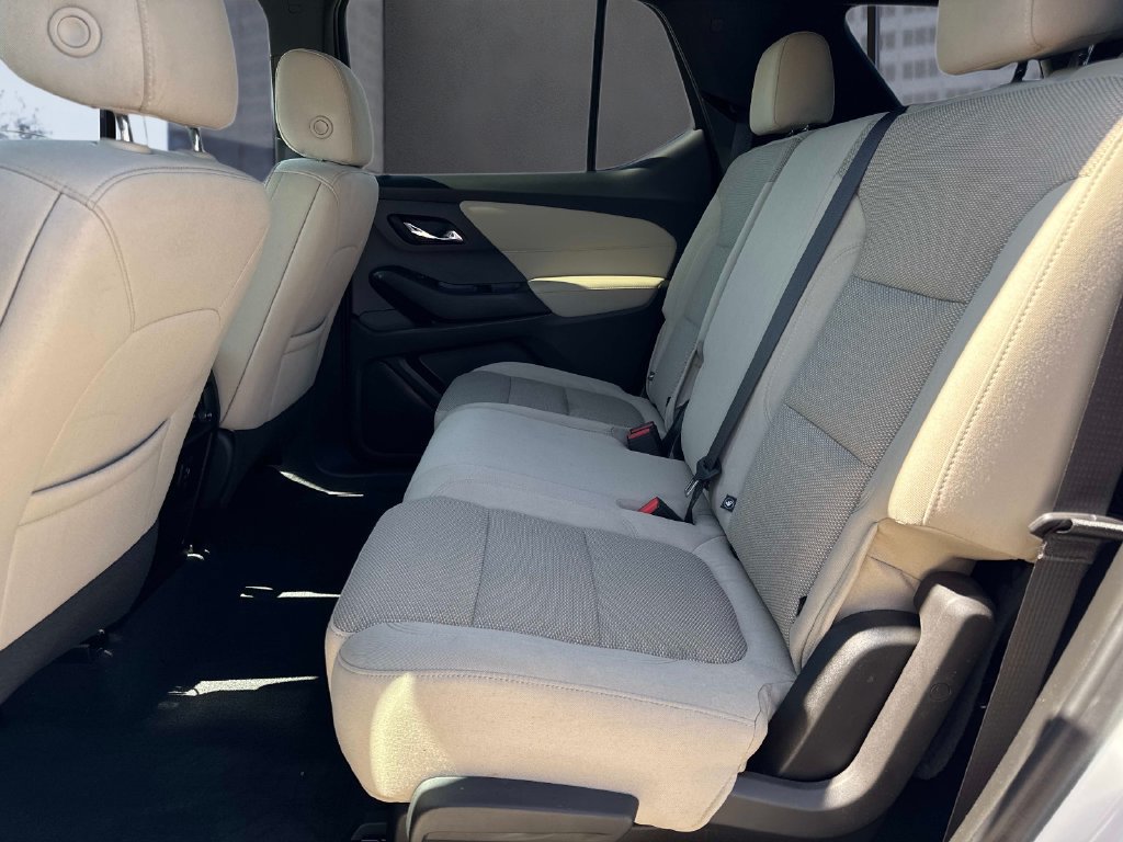 Used 2022 Chevrolet Traverse LS FWD image 19