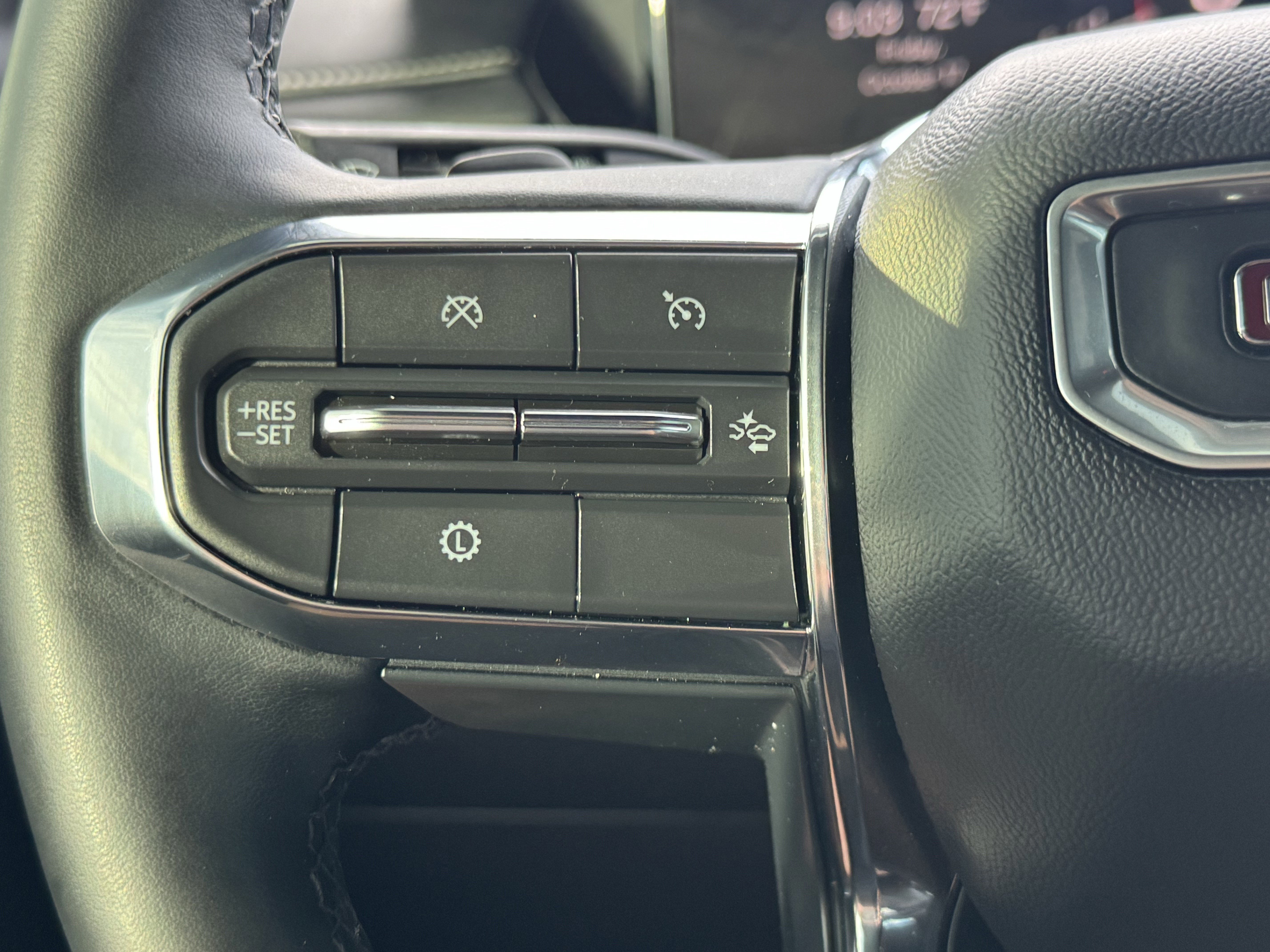 Used 2024 GMC Acadia Elevation w/ Luxury Package image 16