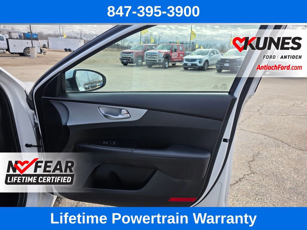 Used 2023 Kia Forte LXS w/ LXS Technology Package FWD image 30