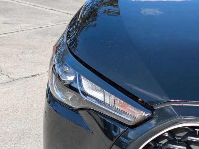 Used 2024 Toyota Corolla Cross LE w/ Moonroof Package image 9