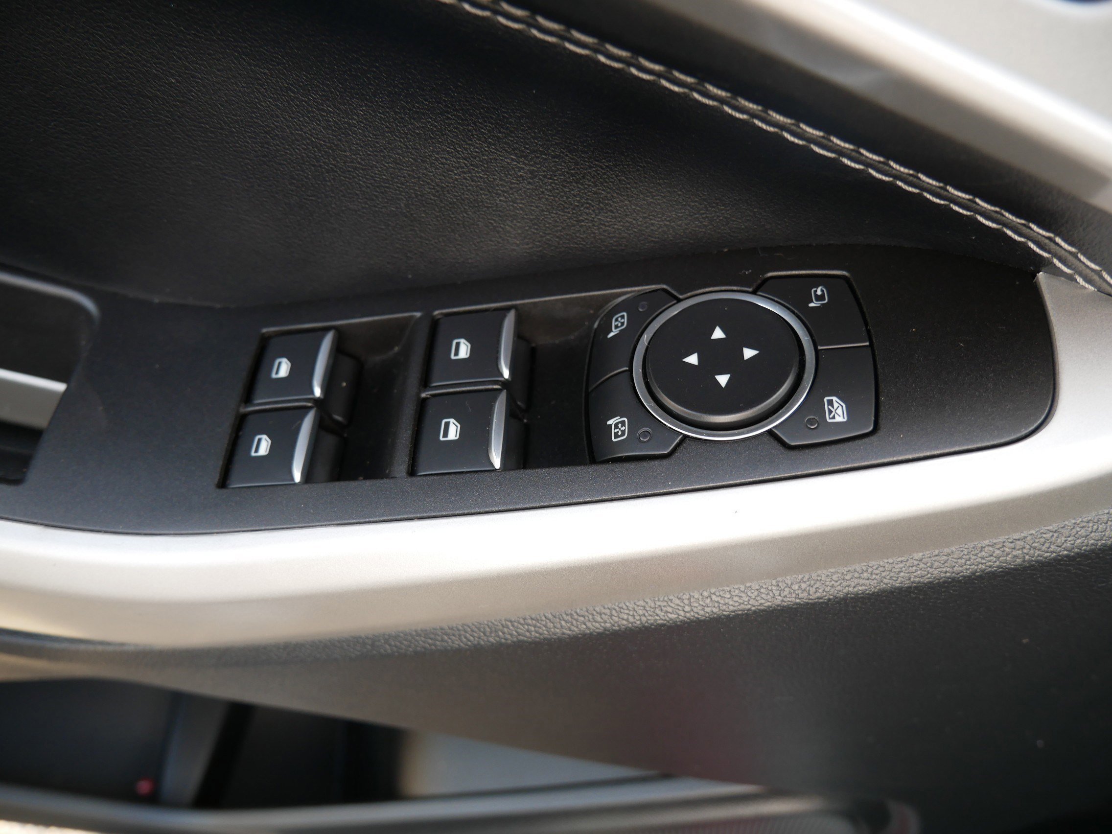 Certified 2022 Ford Explorer Limited w/ Equipment Group 301A image 20