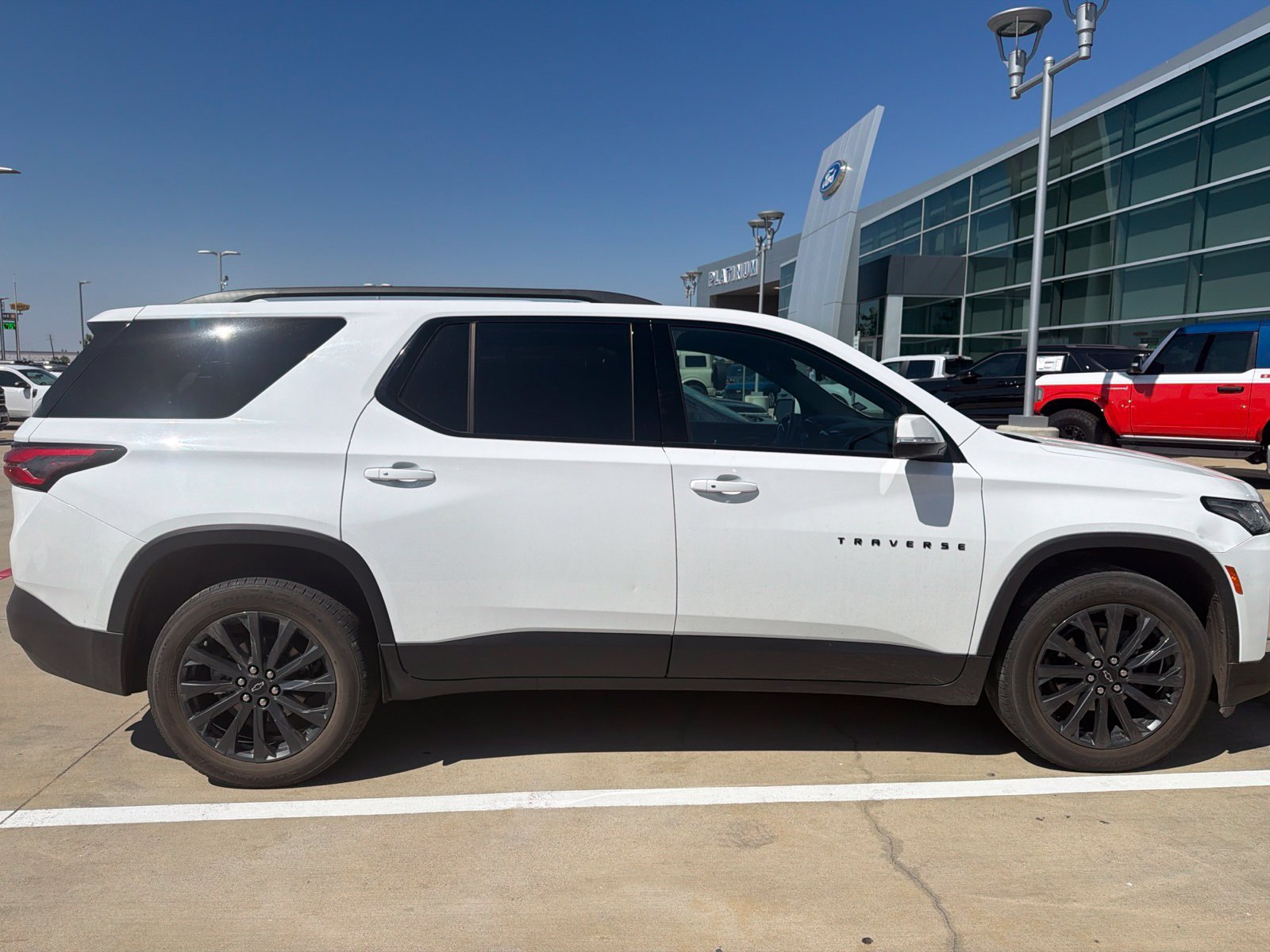 Used 2024 Chevrolet Traverse RS FWD image 5