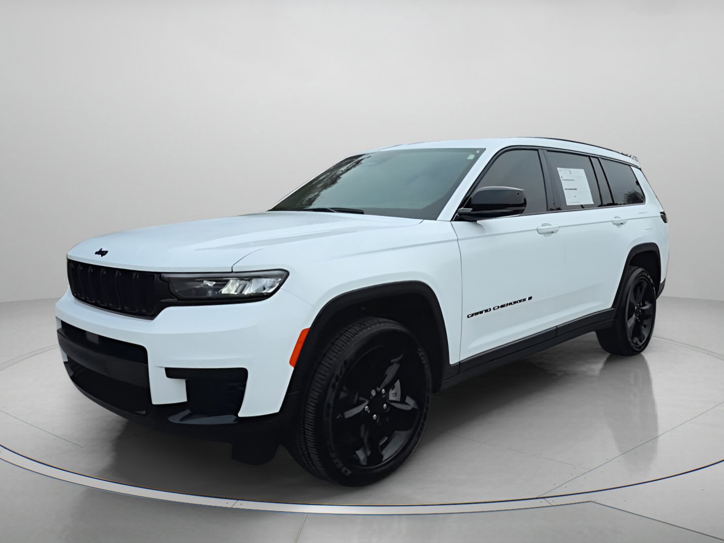 Used 2025 Jeep Grand Cherokee L Altitude image 4