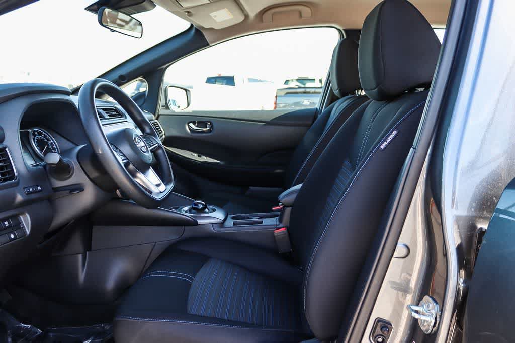 Used 2025 Nissan Leaf S FWD image 17
