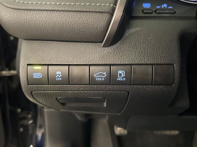 Used 2022 Toyota Camry SE FWD image 18