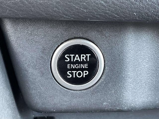 Used 2022 Nissan Rogue SV FWD image 17